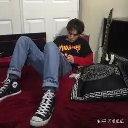 有美人尖,发际线略高的男生适合留什么发型
