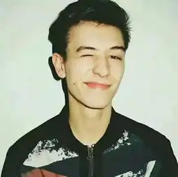 找个和着同一个人的头像
