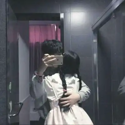 情侣头像拿玫瑰花图片qq