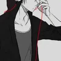 带黑帽子黑口罩带耳机的二次元男生侧脸
