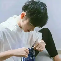 qq头像男生成熟暖男高清图片2018最新这个世界让我来霸占你
