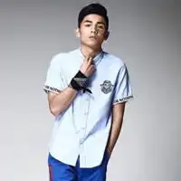 清新头像男白衬衫
