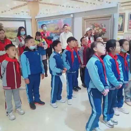 新时代文明实践活动走进油画世界
