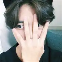 每个密码里都藏着秘密唯美男生头像
