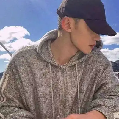 男生高冷头像帅气好看刻意避开才是真正的在意吧
