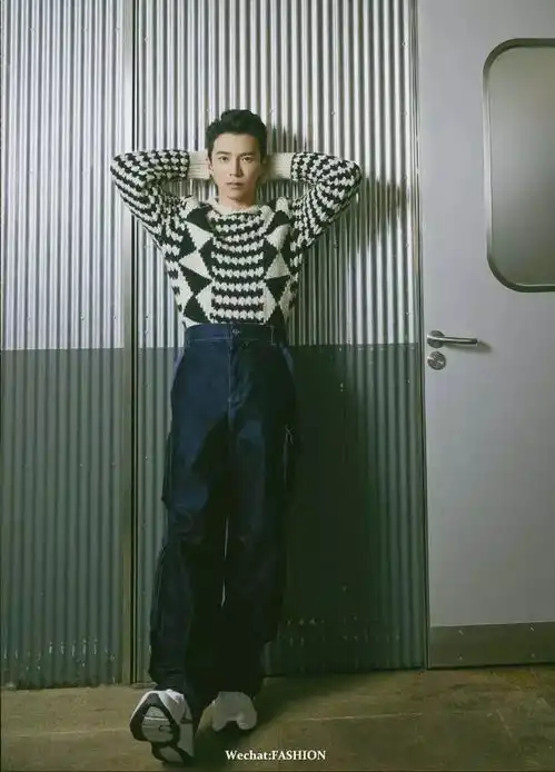 男明星我被拥有彭于晏身材的海兰察圈粉
