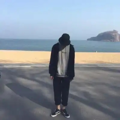 男生头像以为你我相信真爱
