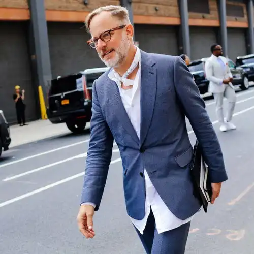 成功男人都这么穿...
