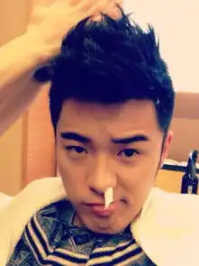 奔跑吧兄弟变胸帝遭调侃
