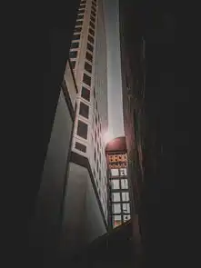 地铁,城市,建筑,城市,建筑,城市,女人,手,男人,奥斯汀,美国,国会大道,穆迪,忧郁,镜头眩光,建筑,黑暗,抬头,创作共用图像,
