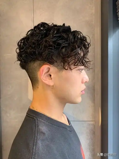 锡纸烫男发型教程今日头条
