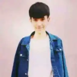 求帮忙配一个这样的情侣头像
